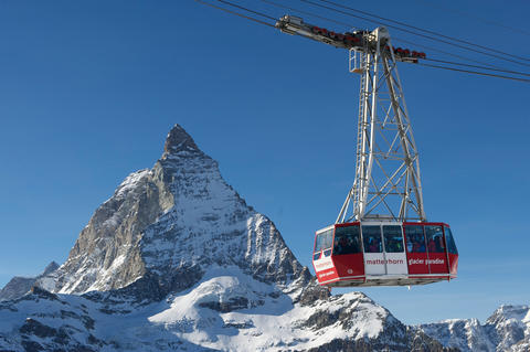 Matterhorn-glacier-paradise-hoechste-Pendelbahn-Europas_front_large